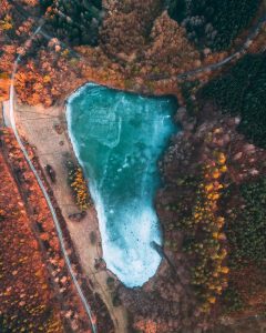 benjamin-voros-1362104-unsplash