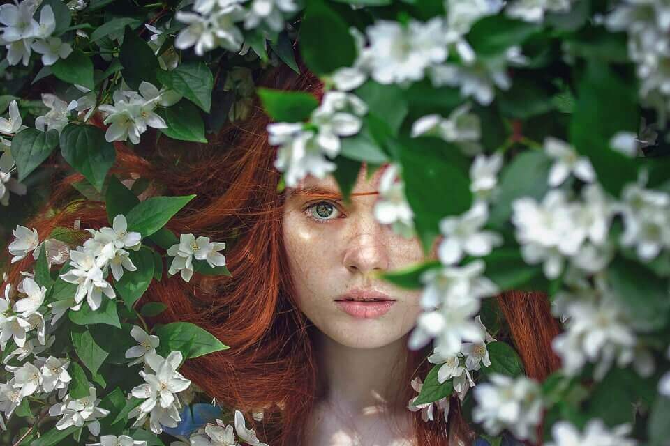 fashion-woman-model-flowers
